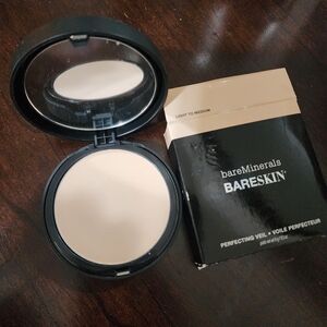 Bare Minerals Bare Pro Powder Foundation